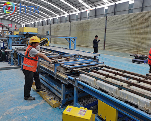 Automatische betonnen retentieblok doseringsmachine Productielijn voor kunststeen