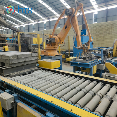 Automatische gietmachine voor het maken van fineersteen